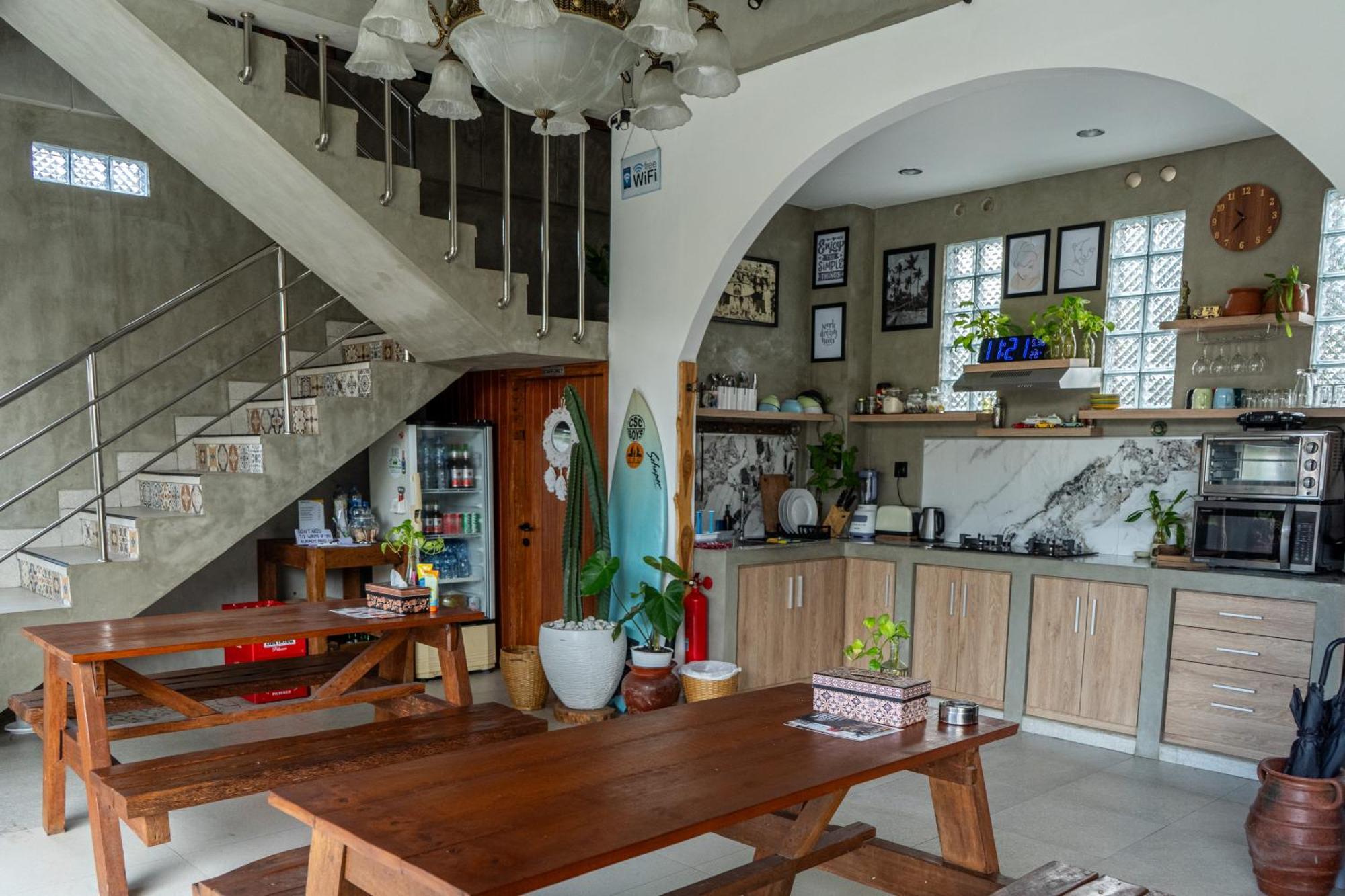 The Breeze Stay And Surf Canggu Exterior foto