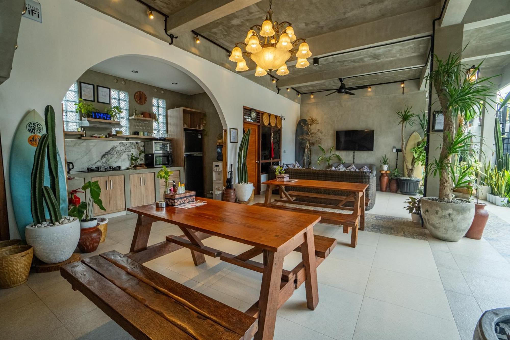 The Breeze Stay And Surf Canggu Exterior foto