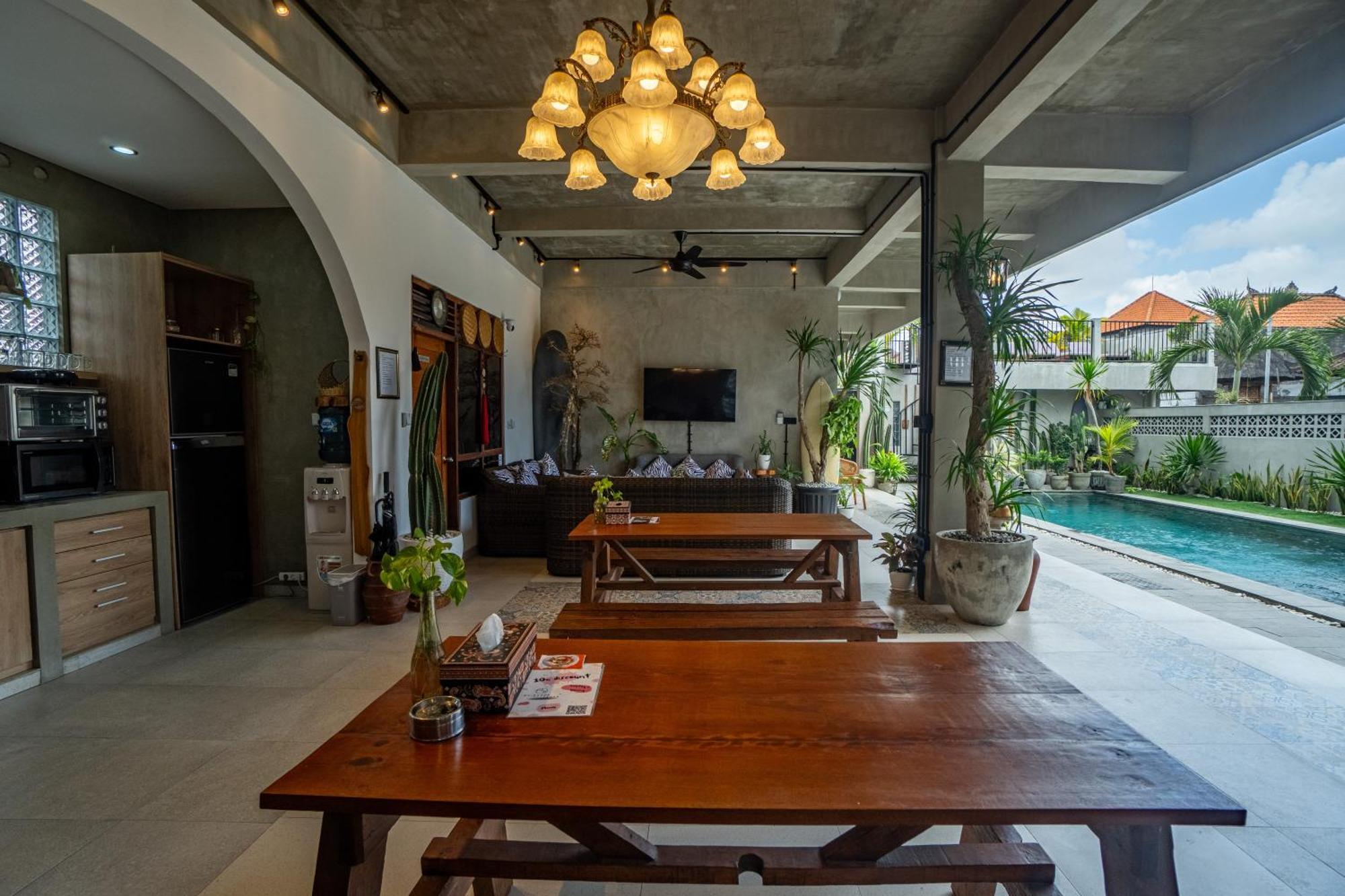 The Breeze Stay And Surf Canggu Exterior foto